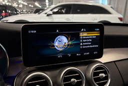 Harmaa Mercedes-Benz C 2020 kuva 24.