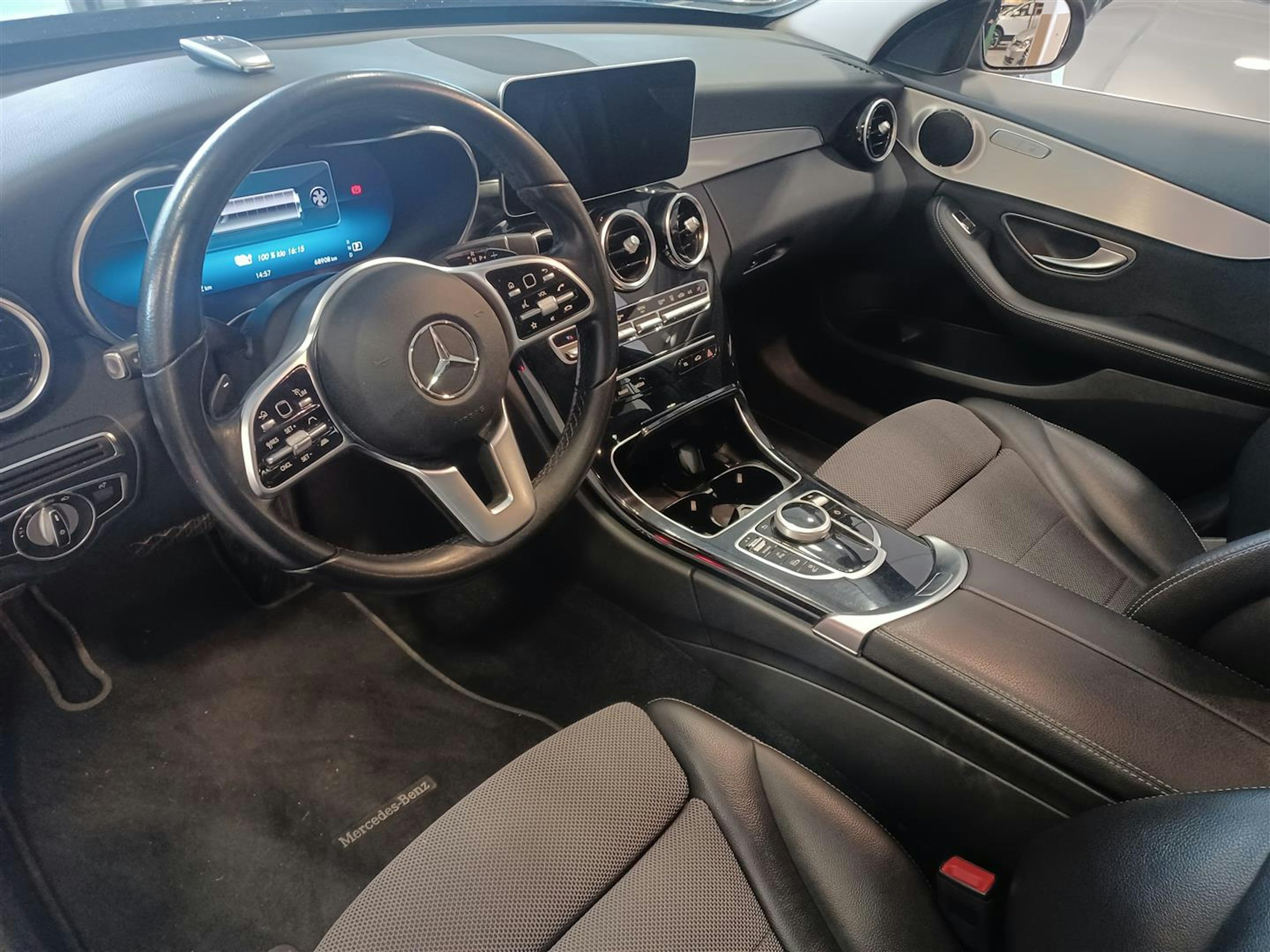 Harmaa Mercedes-Benz C 2020 kuva 2.