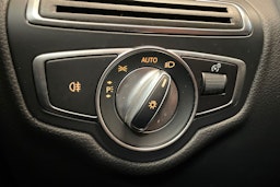 Harmaa Mercedes-Benz C 2020 kuva 16.