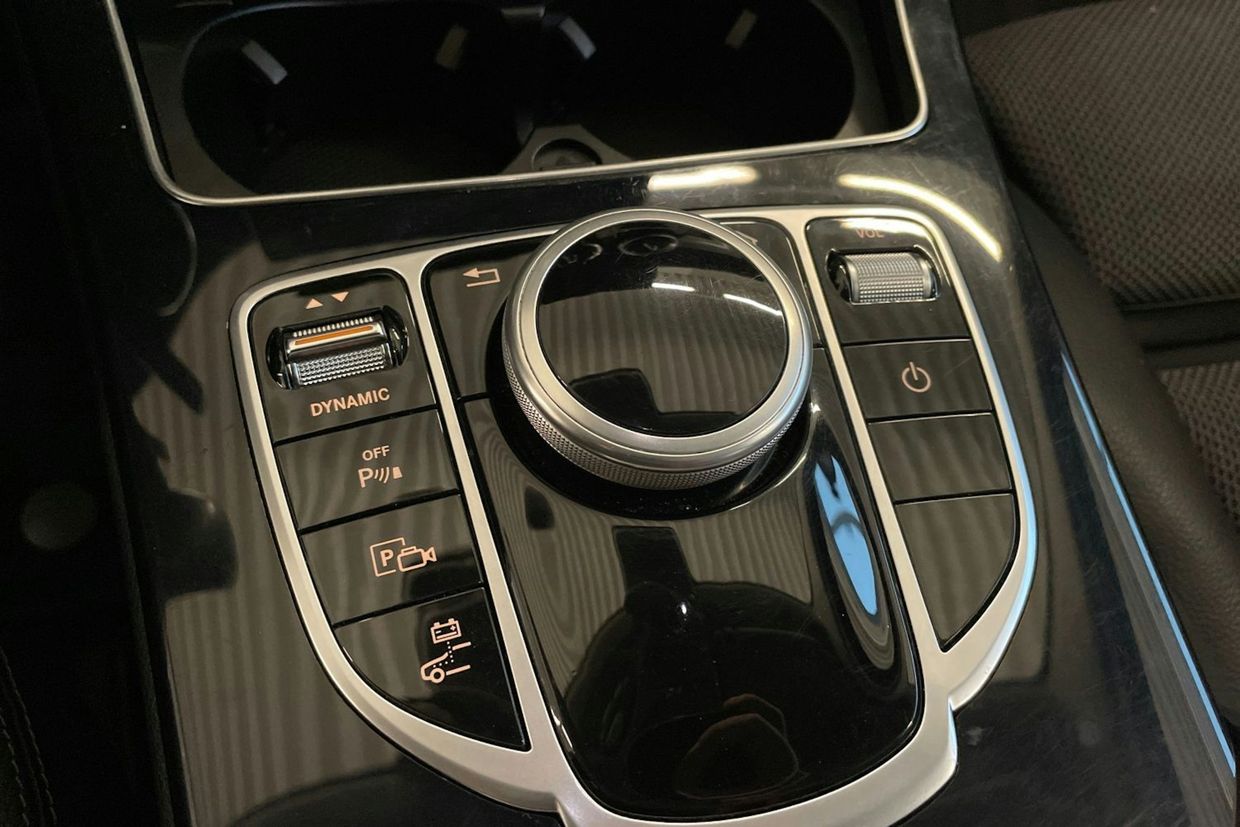 Harmaa Mercedes-Benz C 2020 kuva 21.