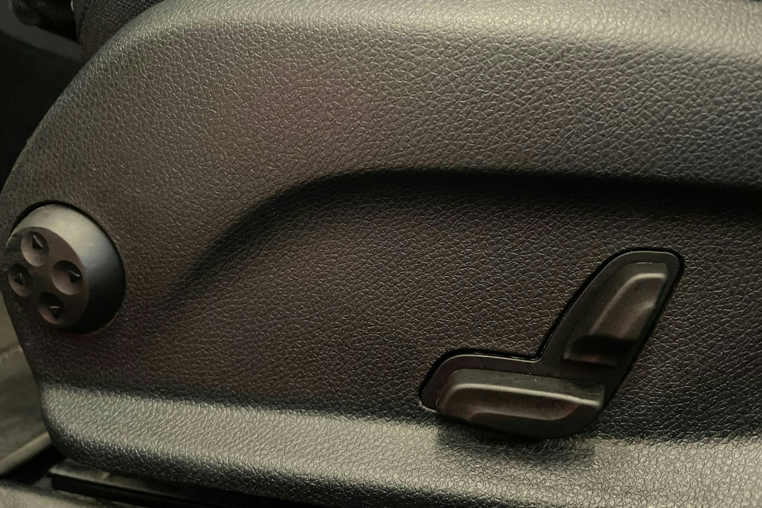 Harmaa Mercedes-Benz C 2020 kuva 25.