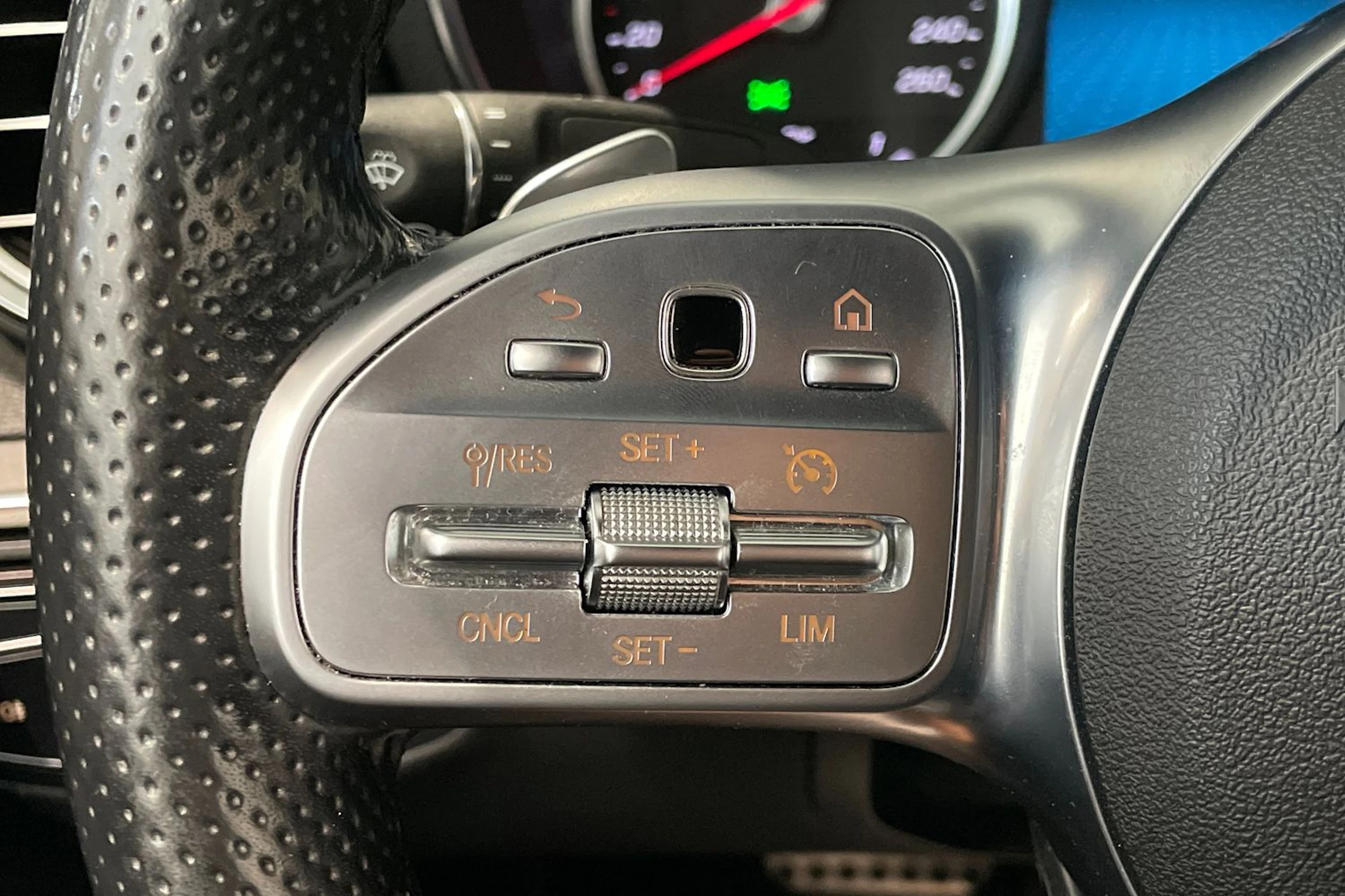 musta Mercedes-Benz C 2020 kuva 11.
