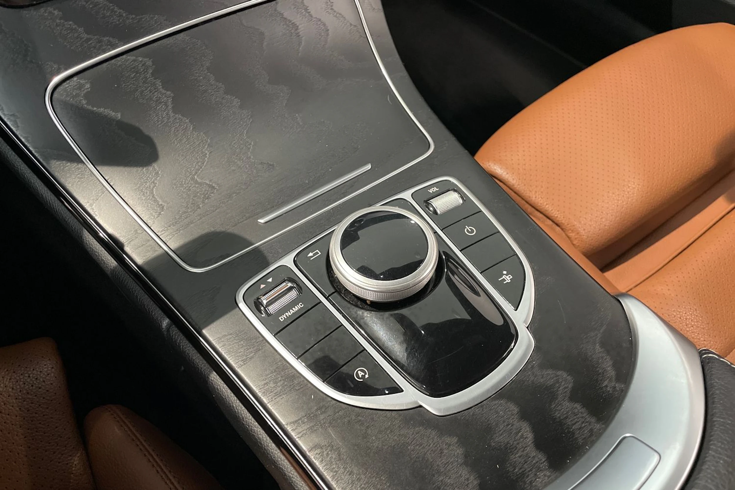 musta Mercedes-Benz C 2020 kuva 14.