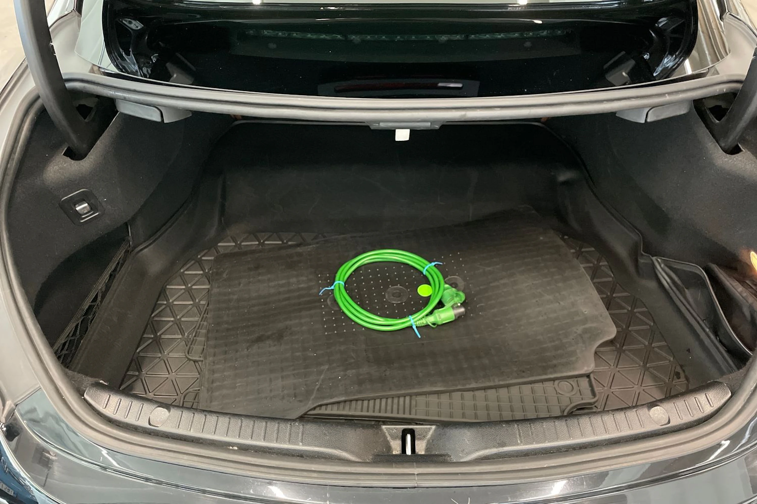musta Mercedes-Benz C 2020 kuva 21.