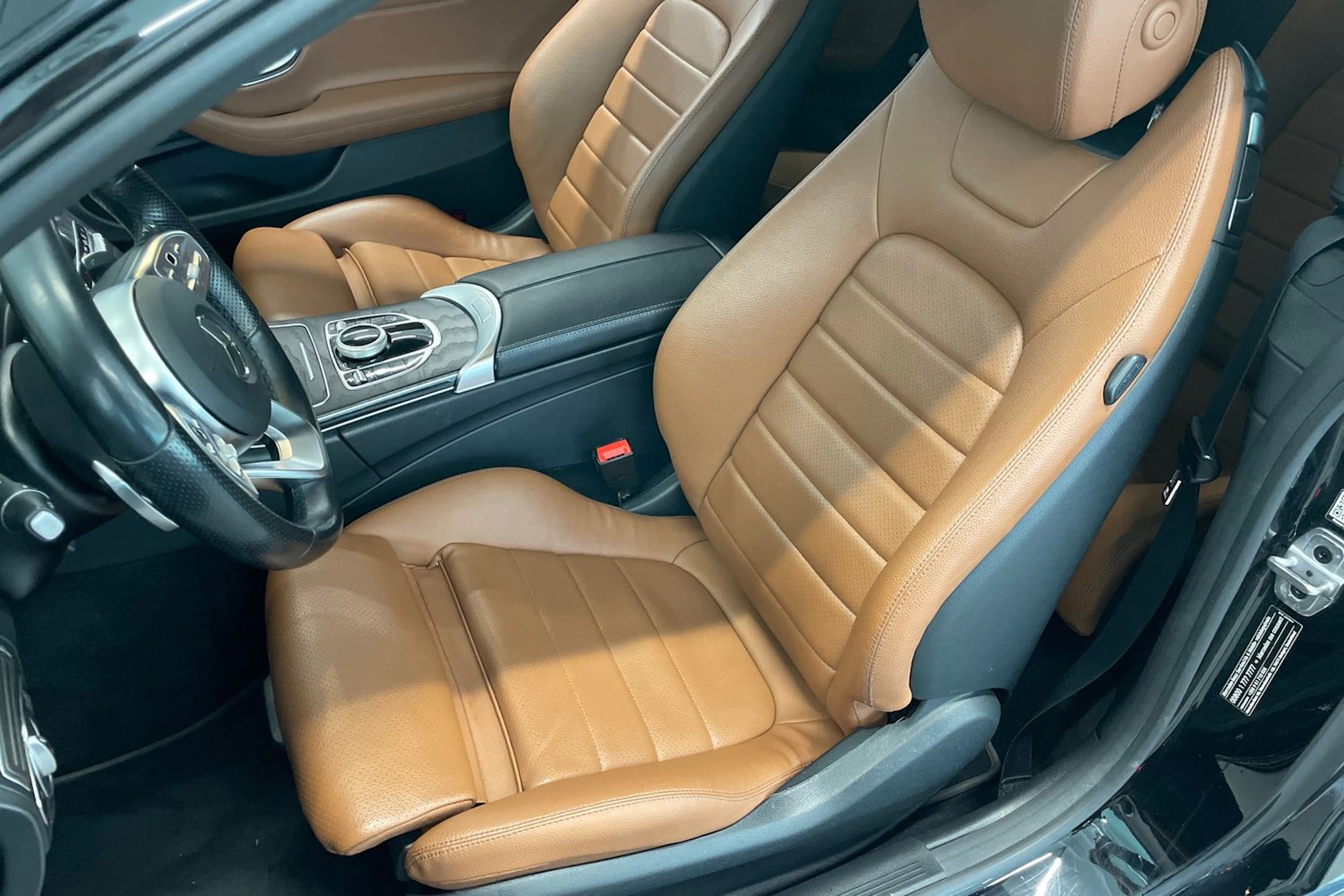 musta Mercedes-Benz C 2020 kuva 23.