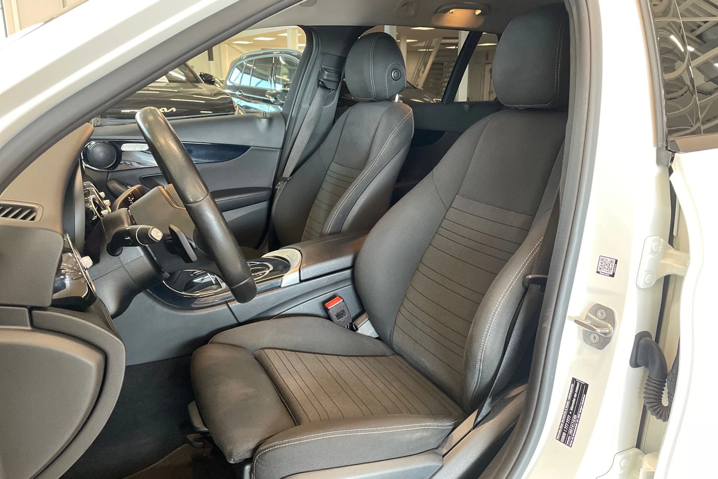 valkoinen Mercedes-Benz C 2020 kuva 15.