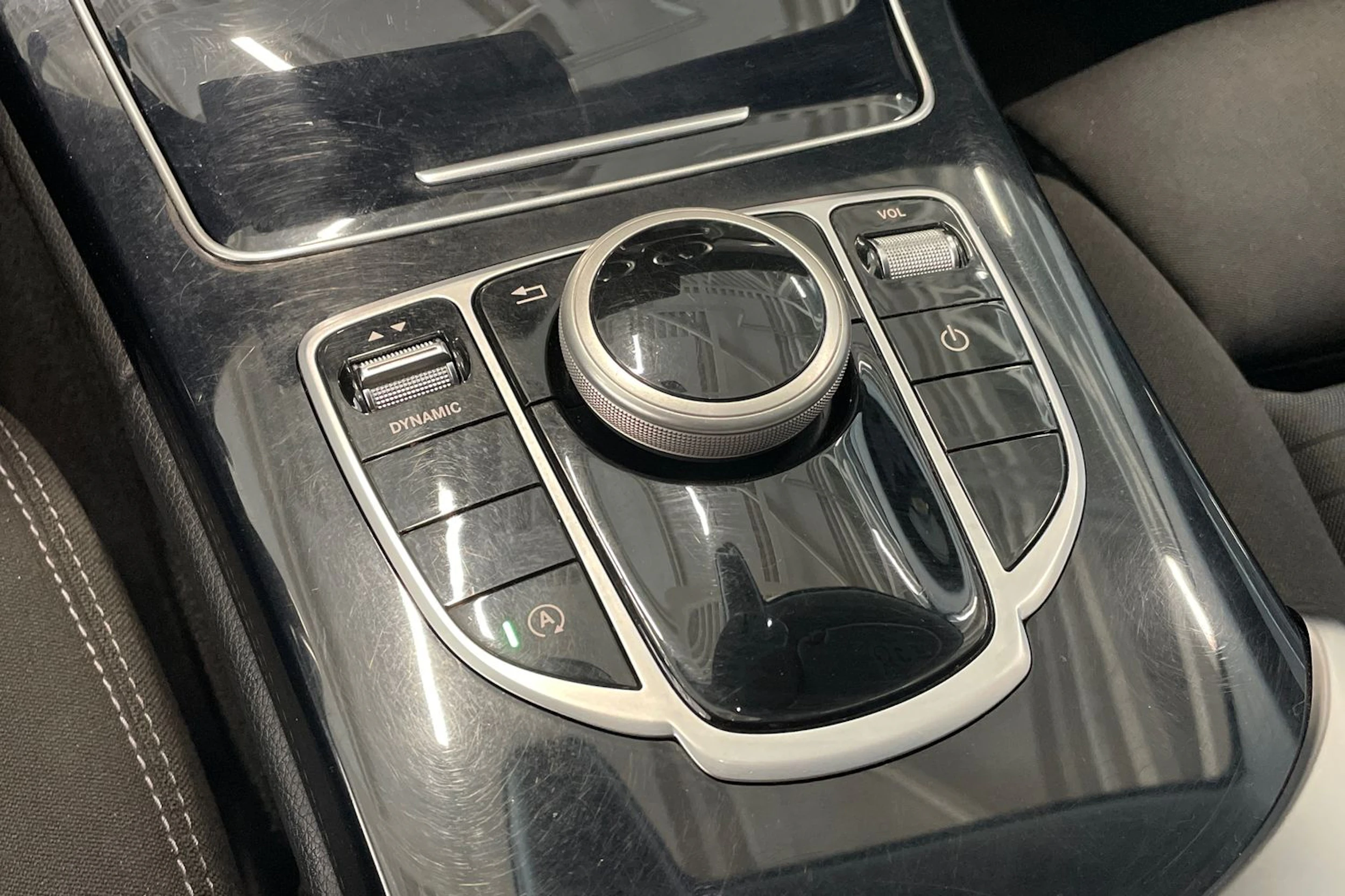 valkoinen Mercedes-Benz C 2020 kuva 30.