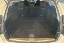 valkoinen Mercedes-Benz C 2020 kuva 32.