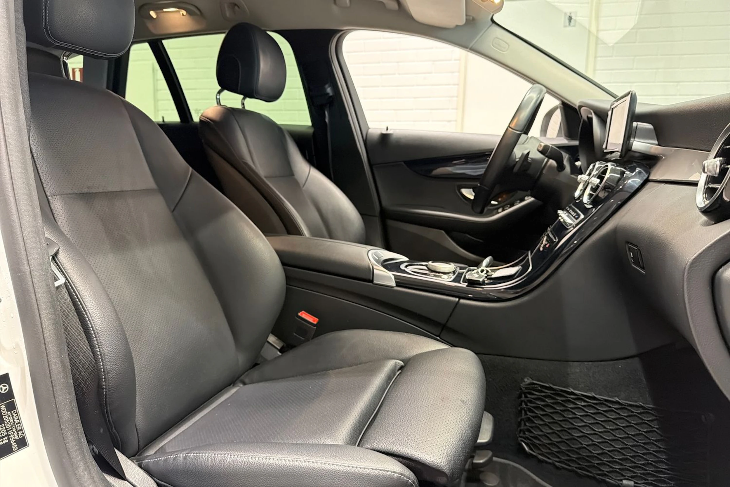 valkoinen Mercedes-Benz C 2020 kuva 24.