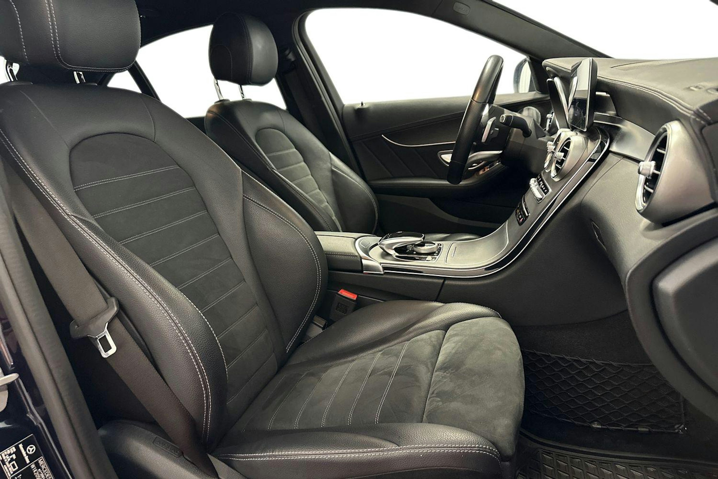 sininen Mercedes-Benz C 2020 kuva 10.