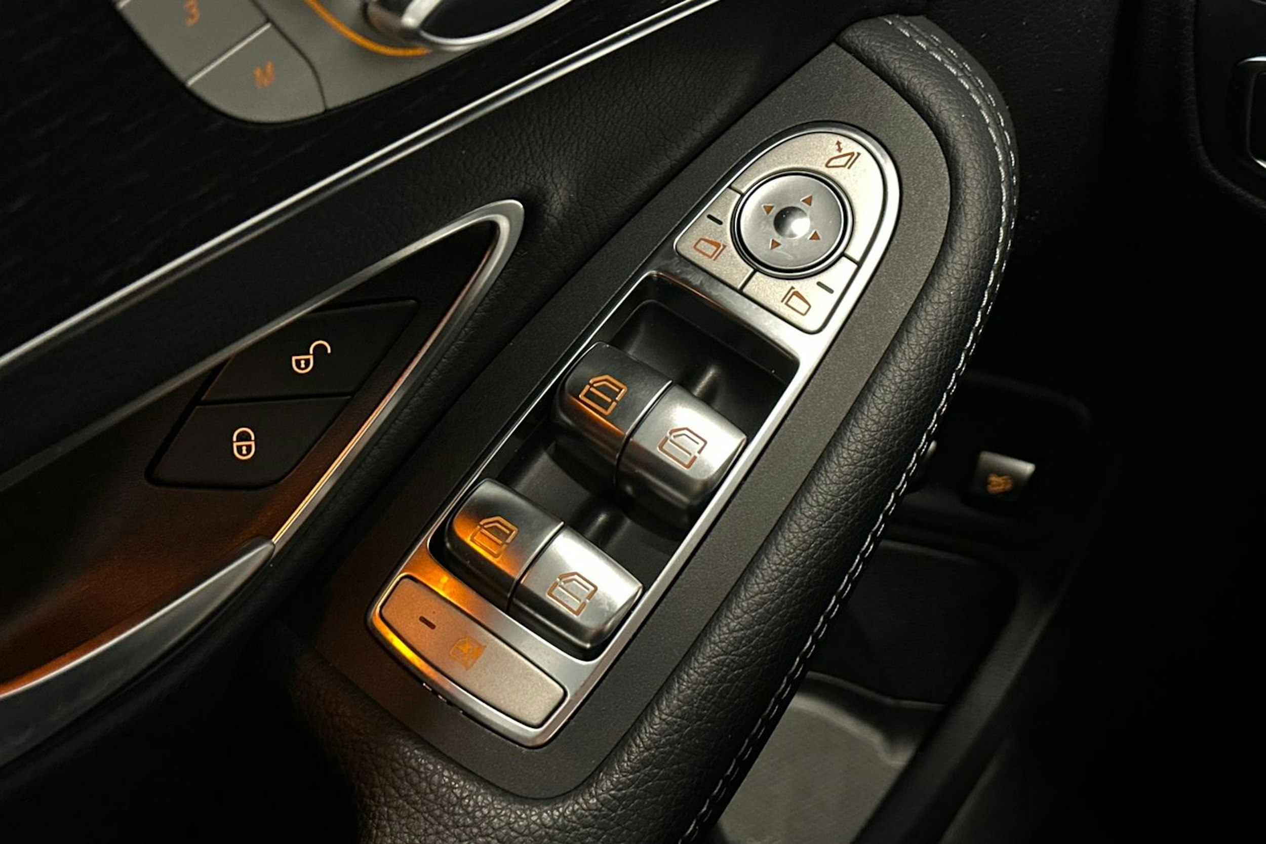 sininen Mercedes-Benz C 2020 kuva 15.