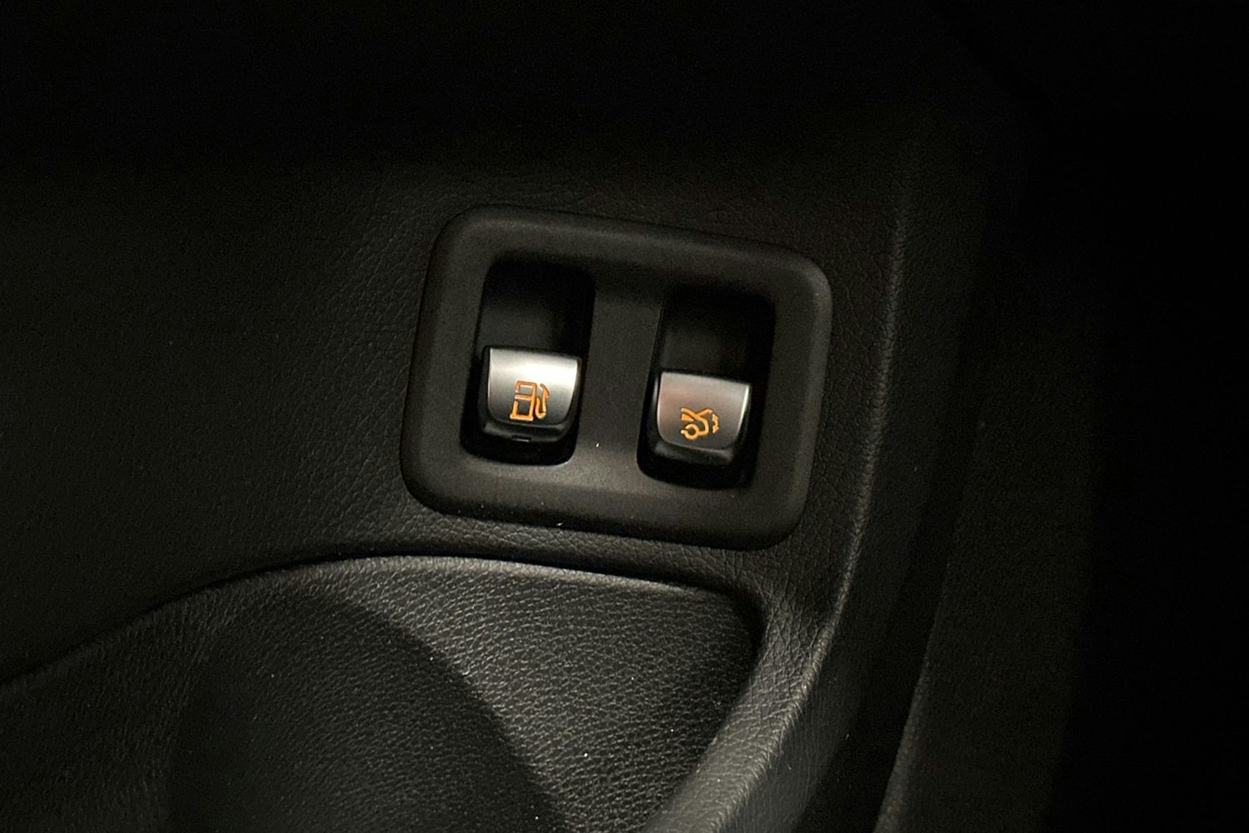 sininen Mercedes-Benz C 2020 kuva 16.