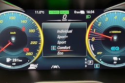 sininen Mercedes-Benz C 2020 kuva 29.