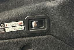 sininen Mercedes-Benz C 2020 kuva 34.