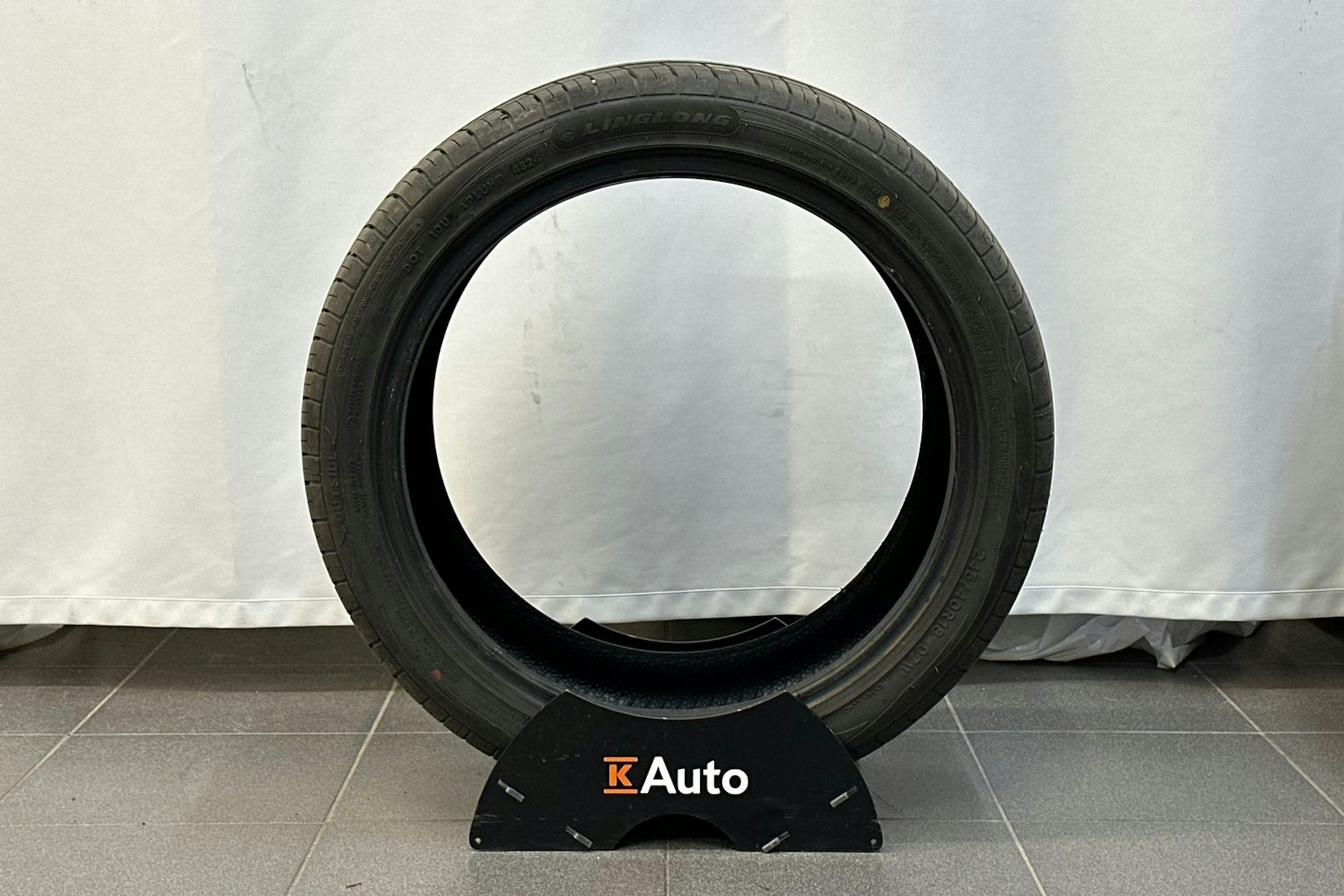 sininen Mercedes-Benz C 2020 kuva 38.