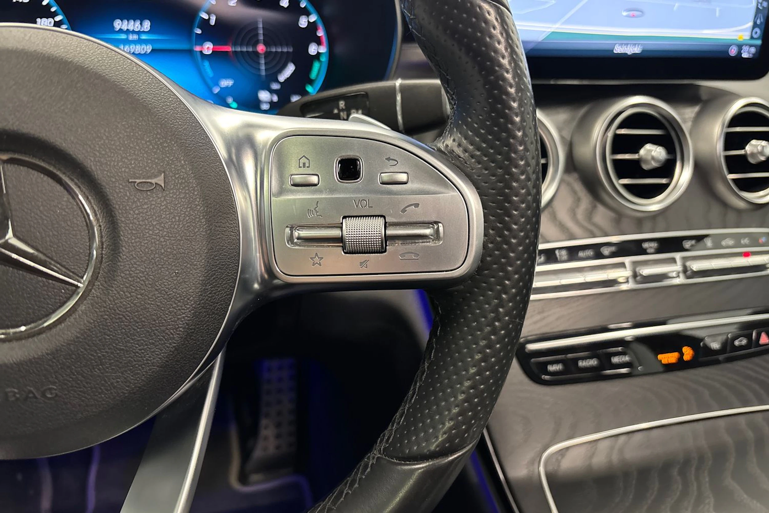 musta Mercedes-Benz C 2020 kuva 17.
