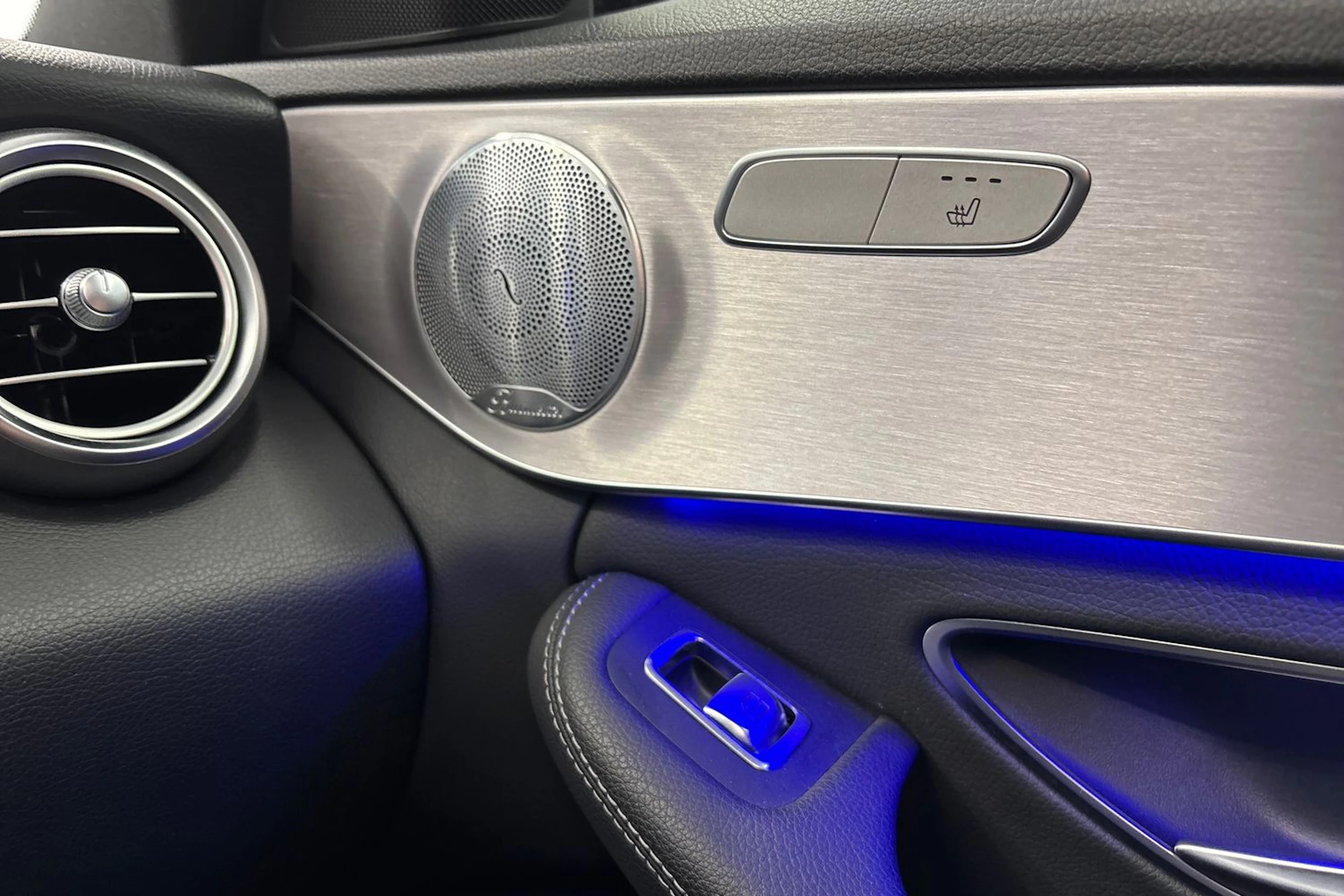 musta Mercedes-Benz C 2020 kuva 27.