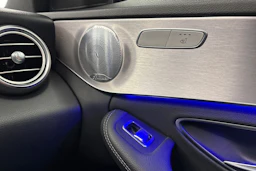 musta Mercedes-Benz C 2020 kuva 27.
