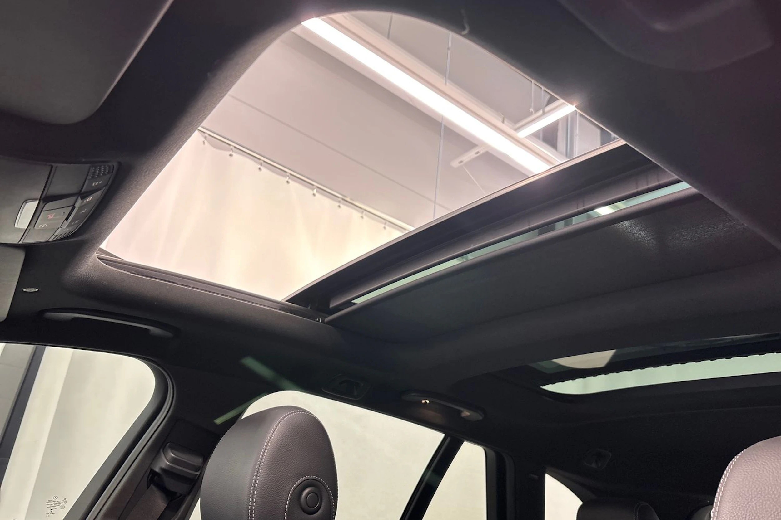 musta Mercedes-Benz C 2020 kuva 28.