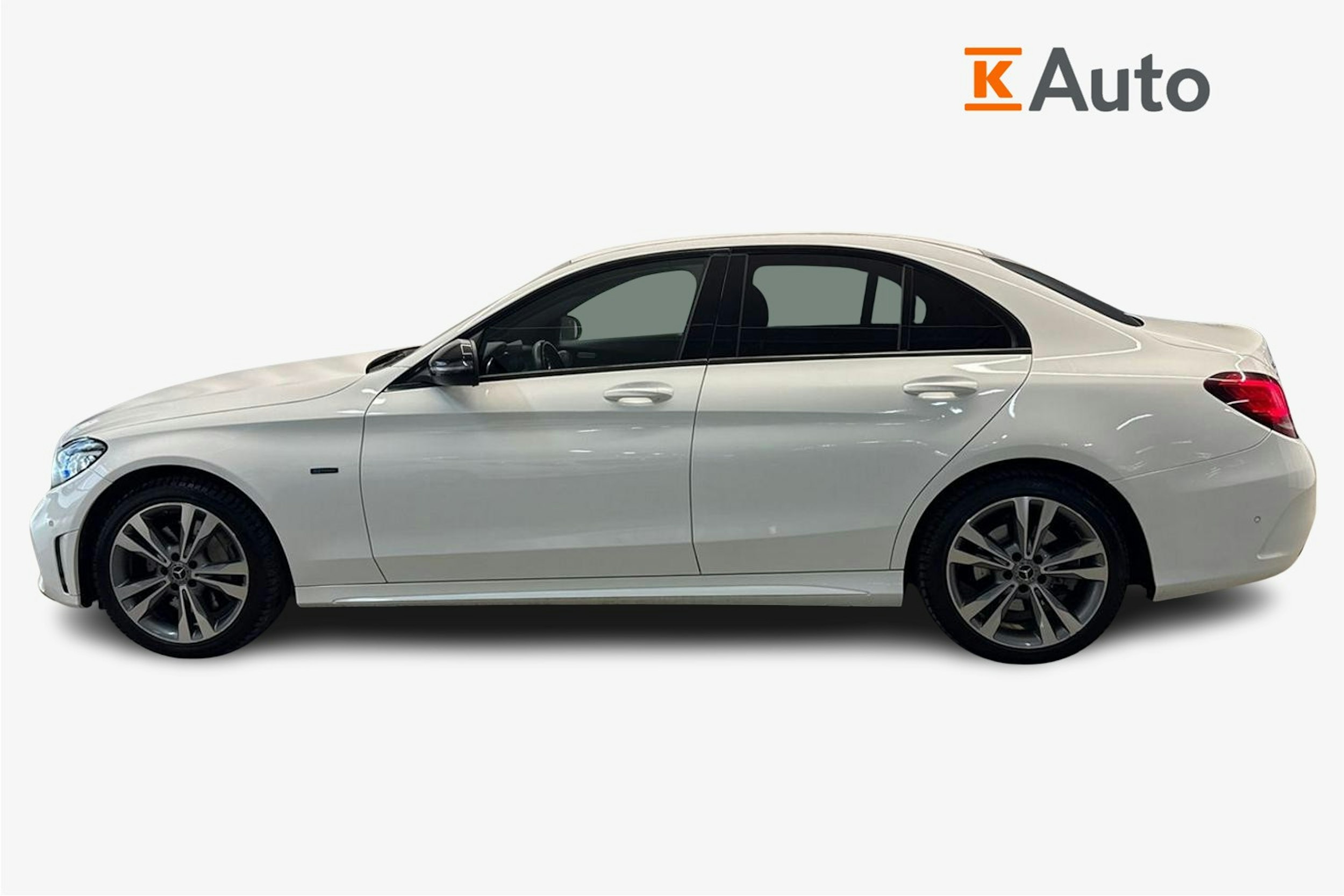 Valkoinen Mercedes-Benz C 2020 kuva 6.