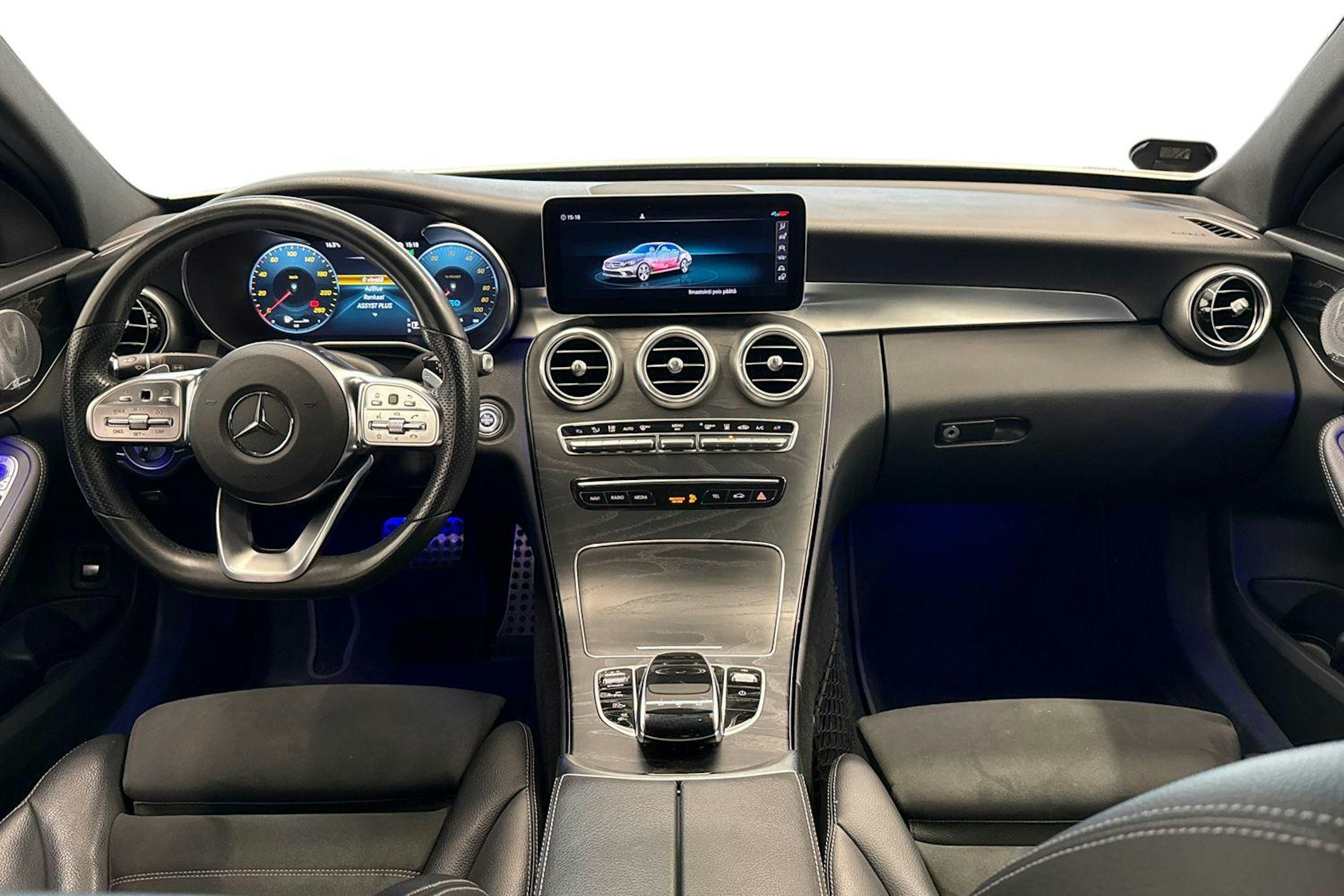 Valkoinen Mercedes-Benz C 2020 kuva 9.