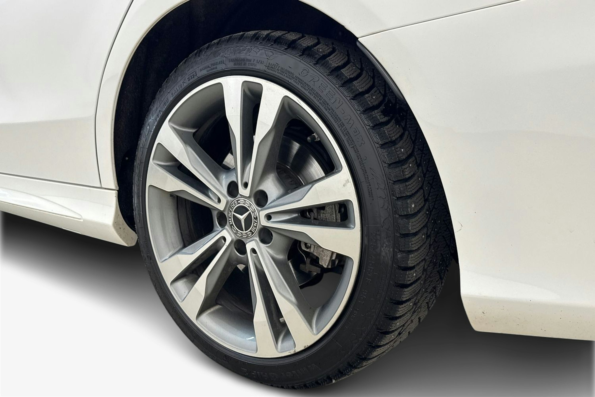 Valkoinen Mercedes-Benz C 2020 kuva 11.