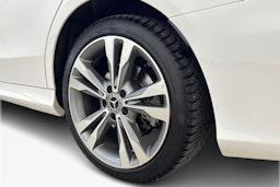 Valkoinen Mercedes-Benz C 2020 kuva 11.