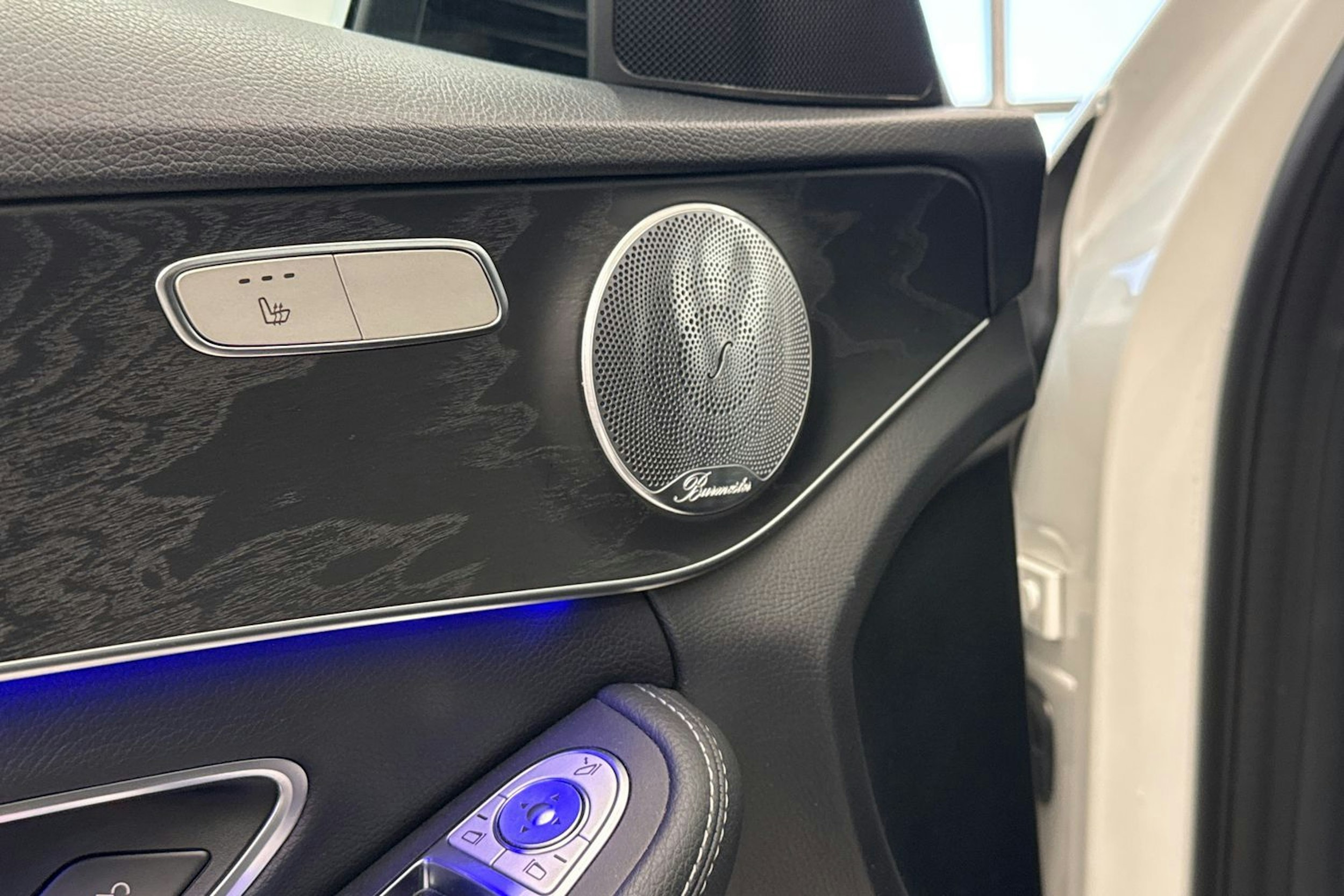 Valkoinen Mercedes-Benz C 2020 kuva 14.