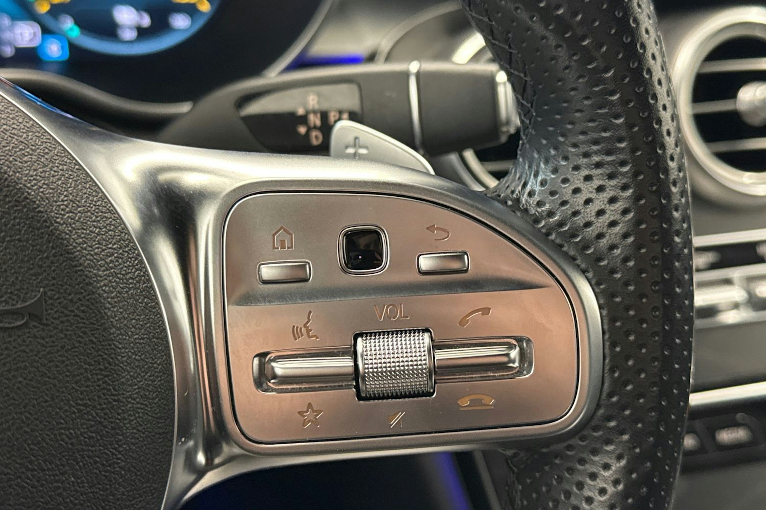 Valkoinen Mercedes-Benz C 2020 kuva 18.