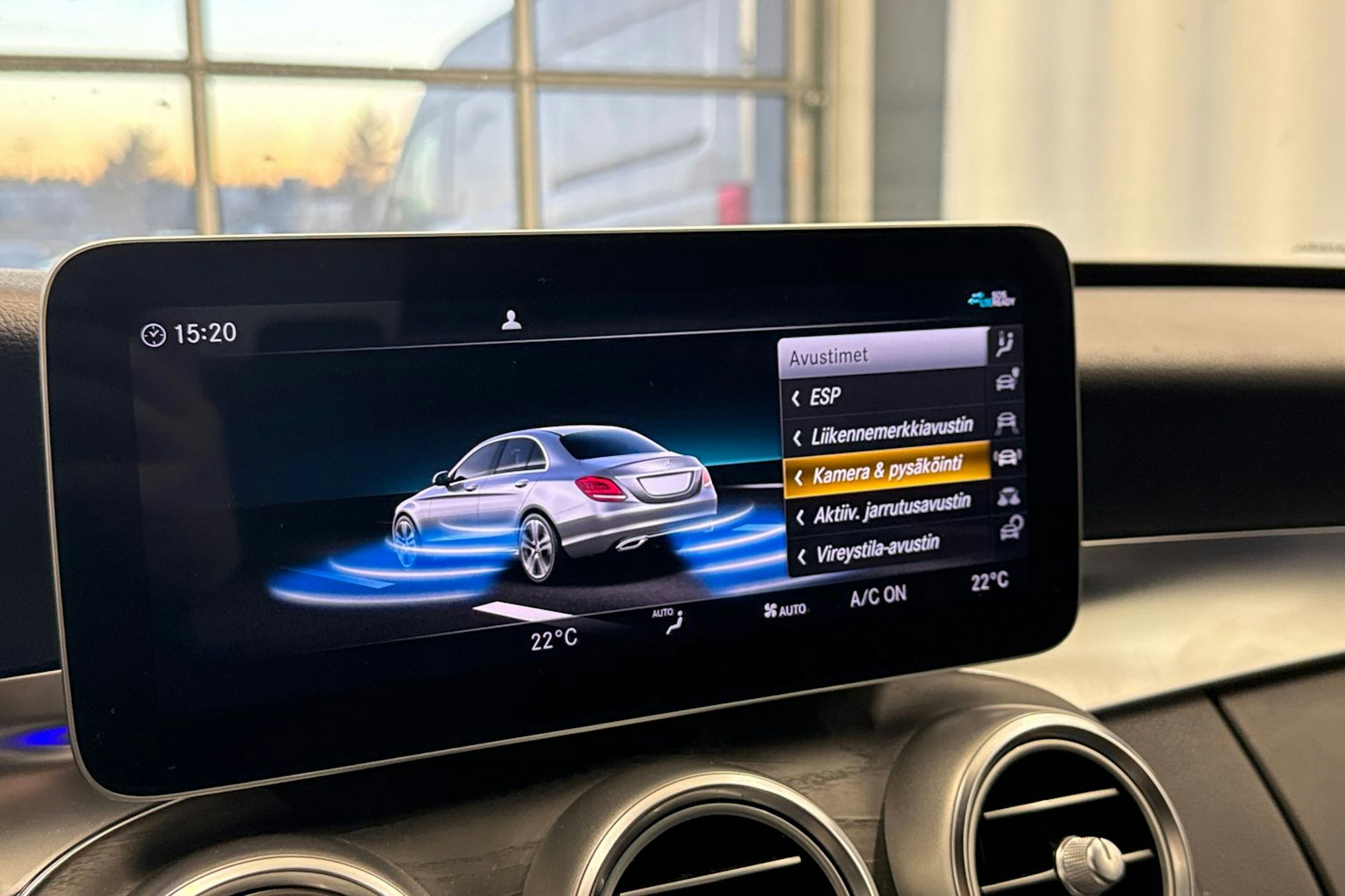 Valkoinen Mercedes-Benz C 2020 kuva 21.