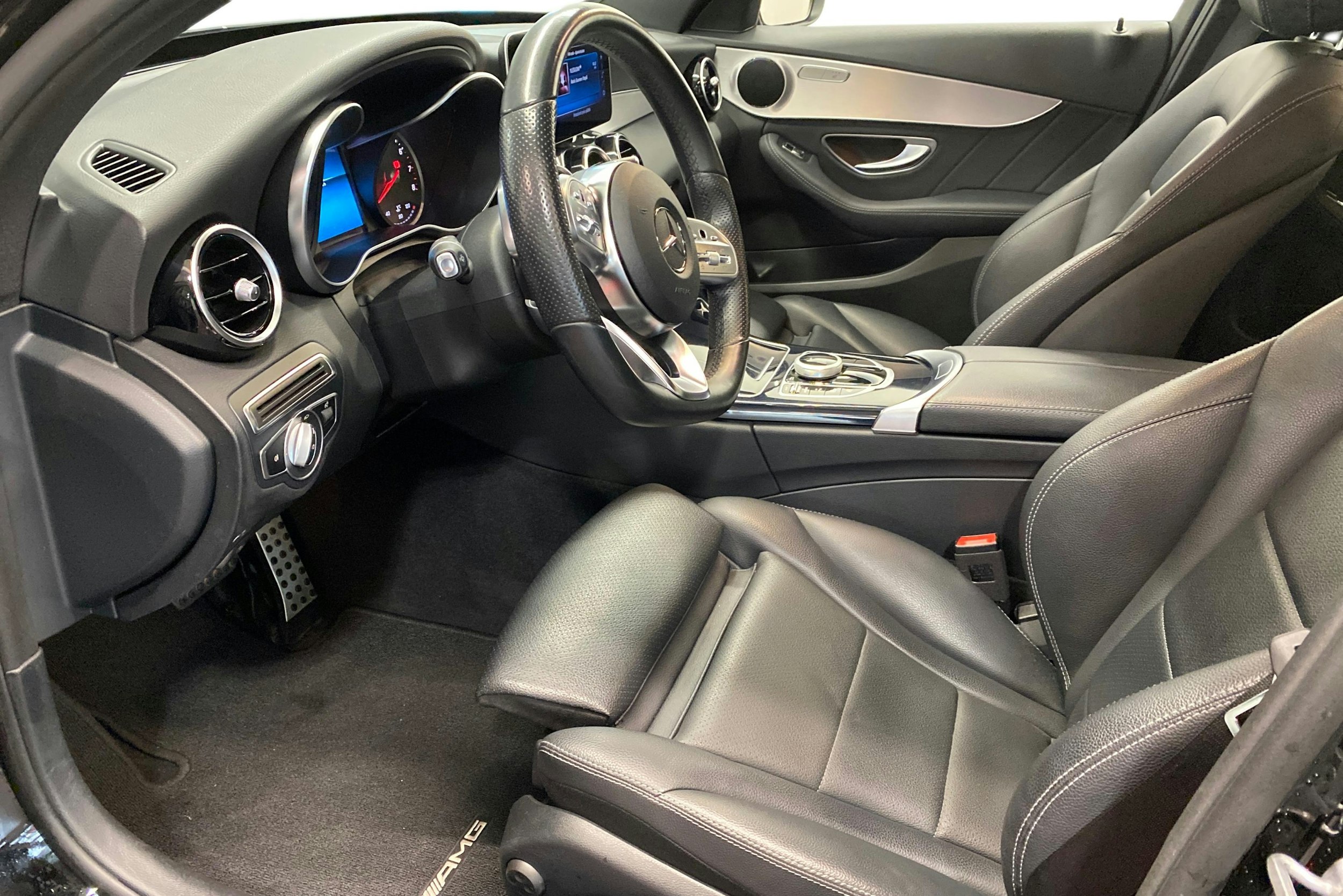 Musta Mercedes-Benz C 2020 kuva 6.