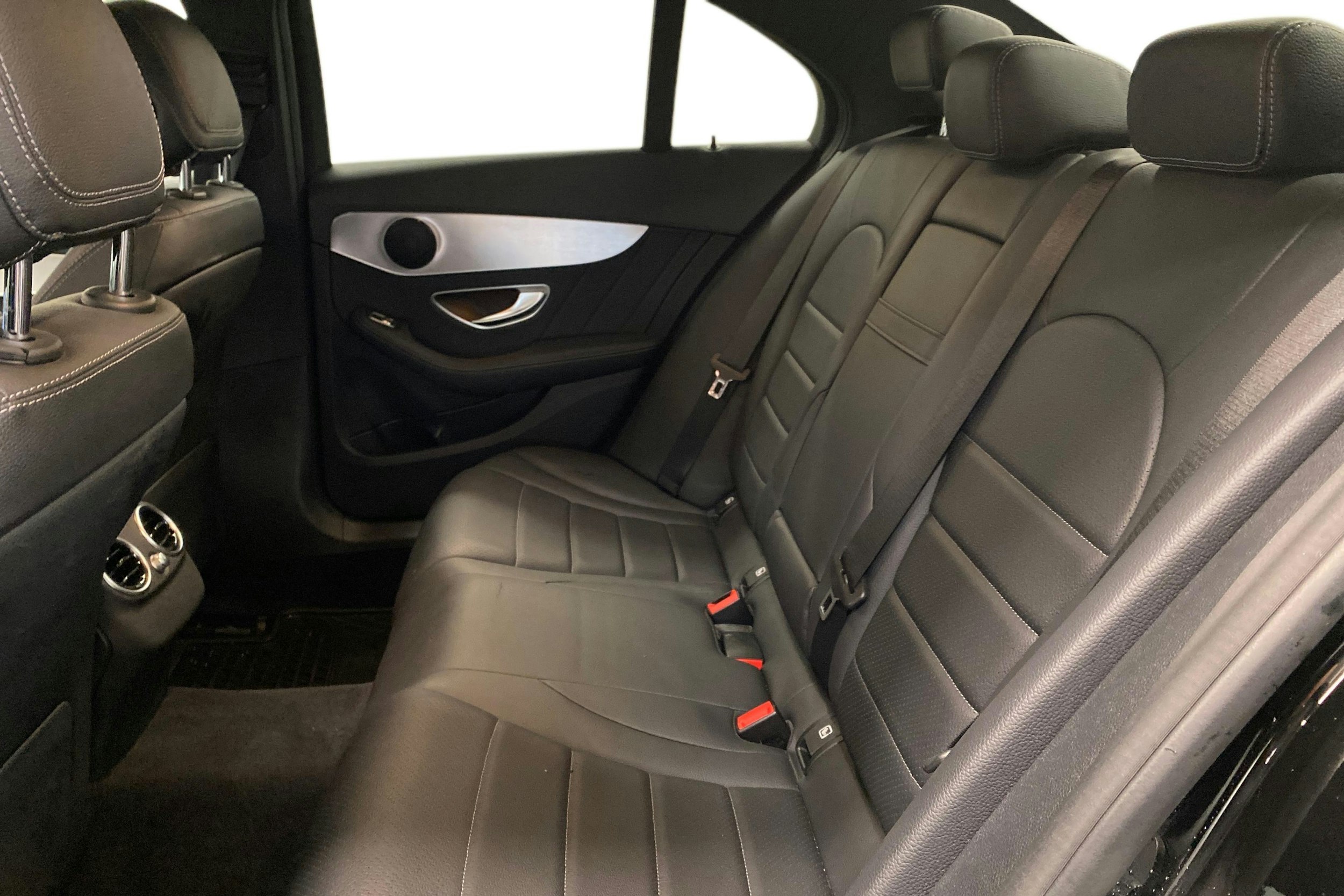 Musta Mercedes-Benz C 2020 kuva 8.
