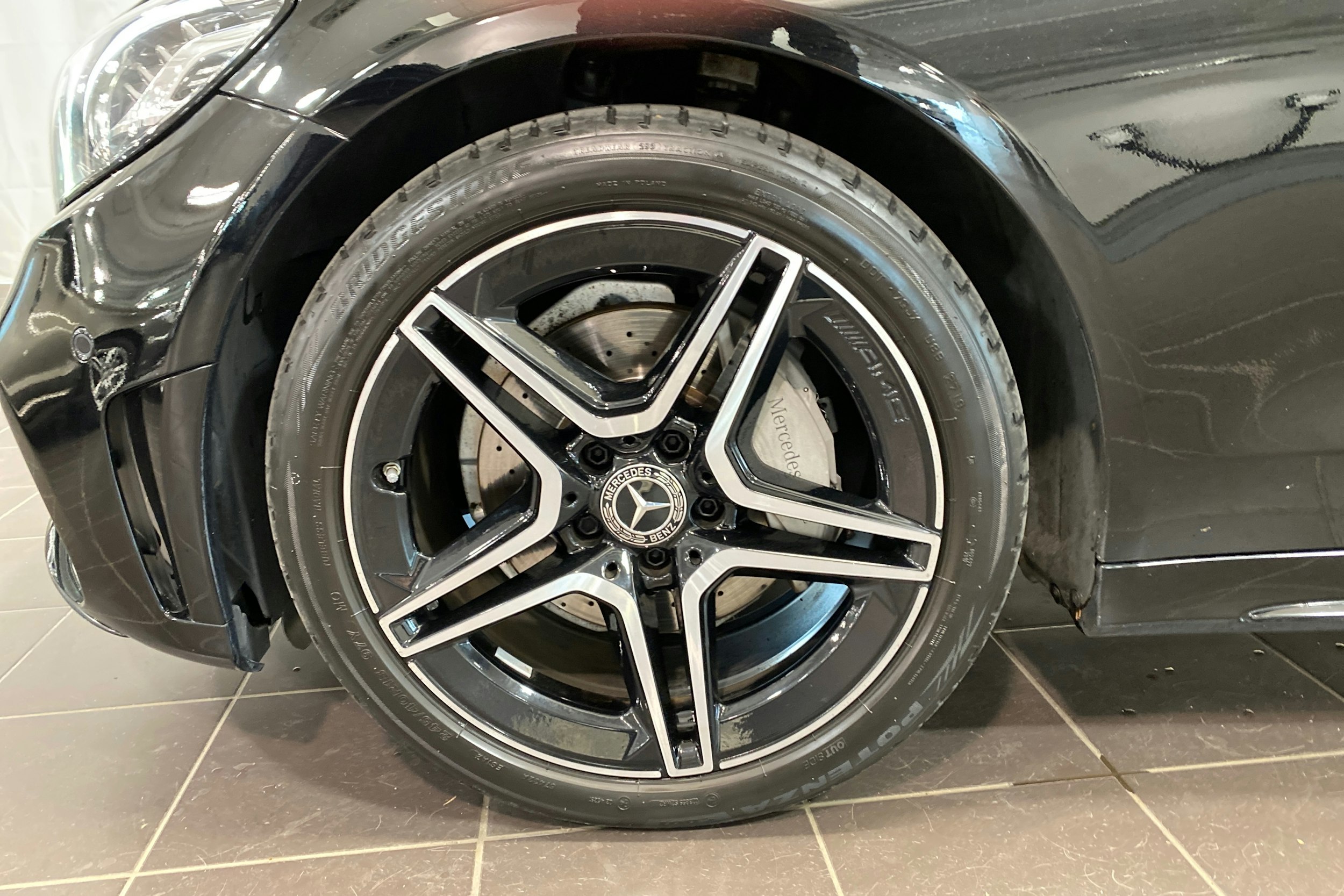 Musta Mercedes-Benz C 2020 kuva 9.