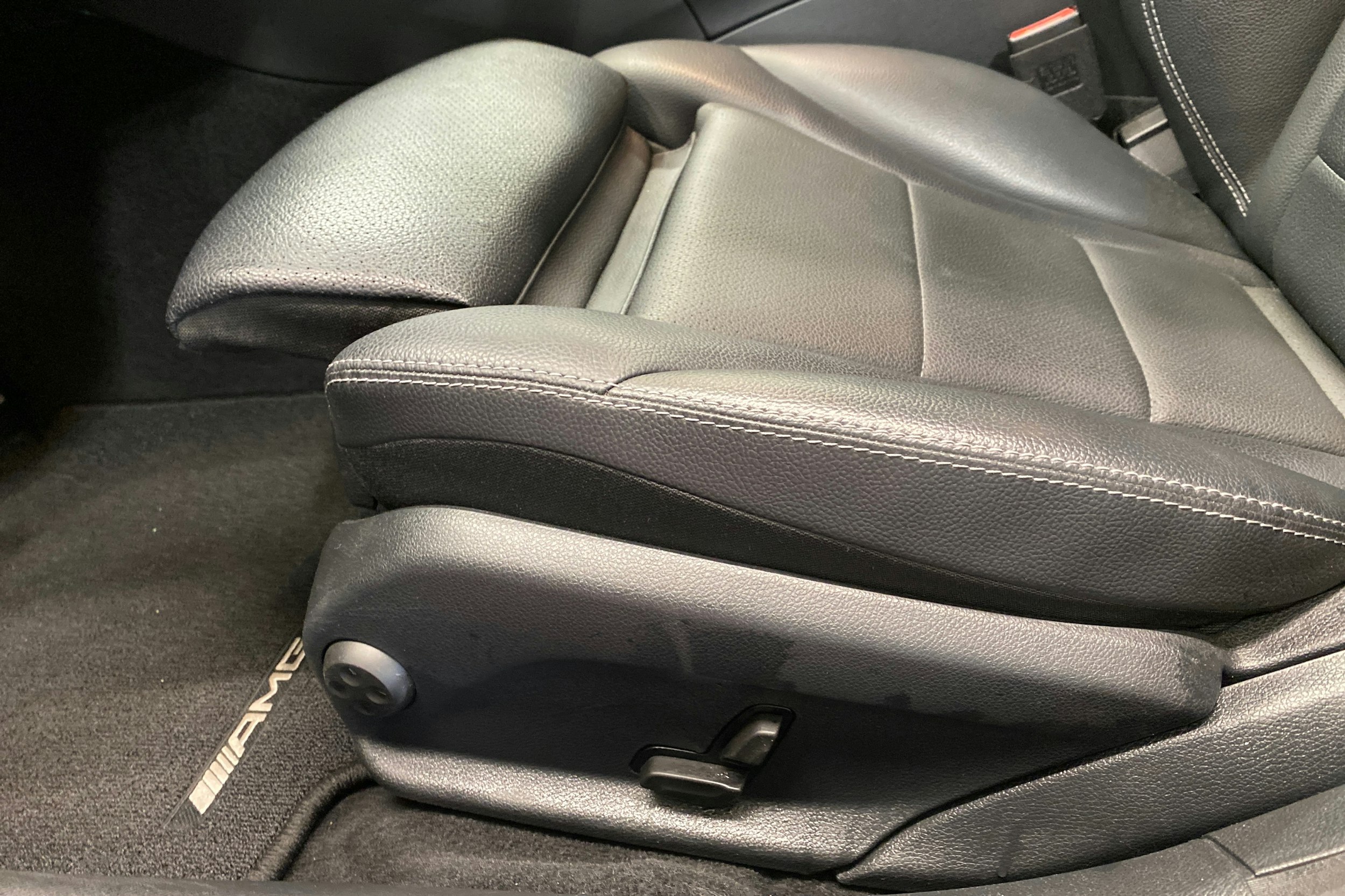 Musta Mercedes-Benz C 2020 kuva 17.