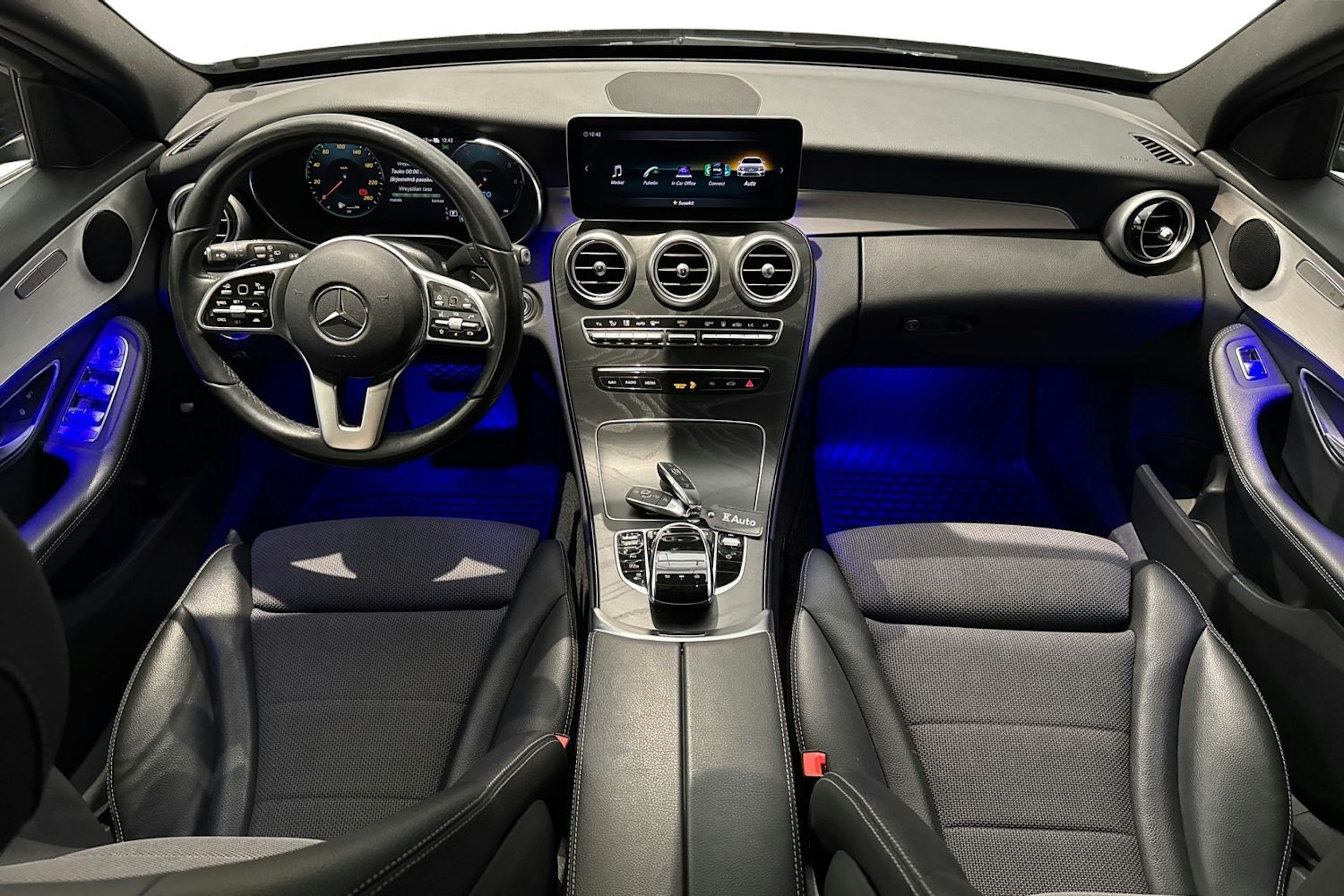 musta Mercedes-Benz C 2020 kuva 9.