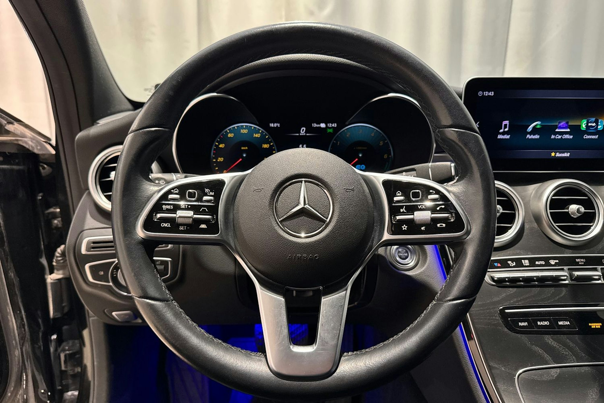 musta Mercedes-Benz C 2020 kuva 15.