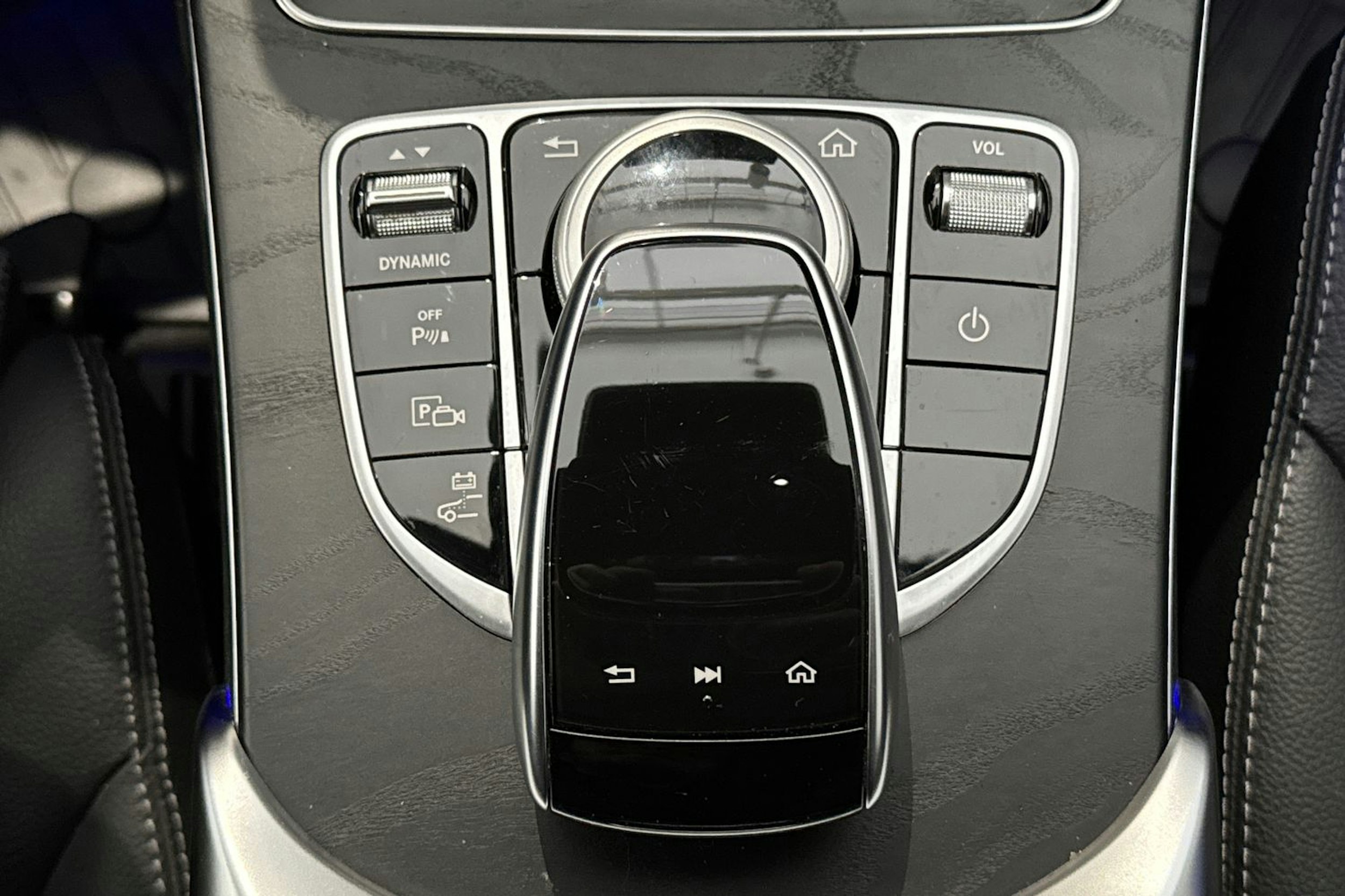 musta Mercedes-Benz C 2020 kuva 17.