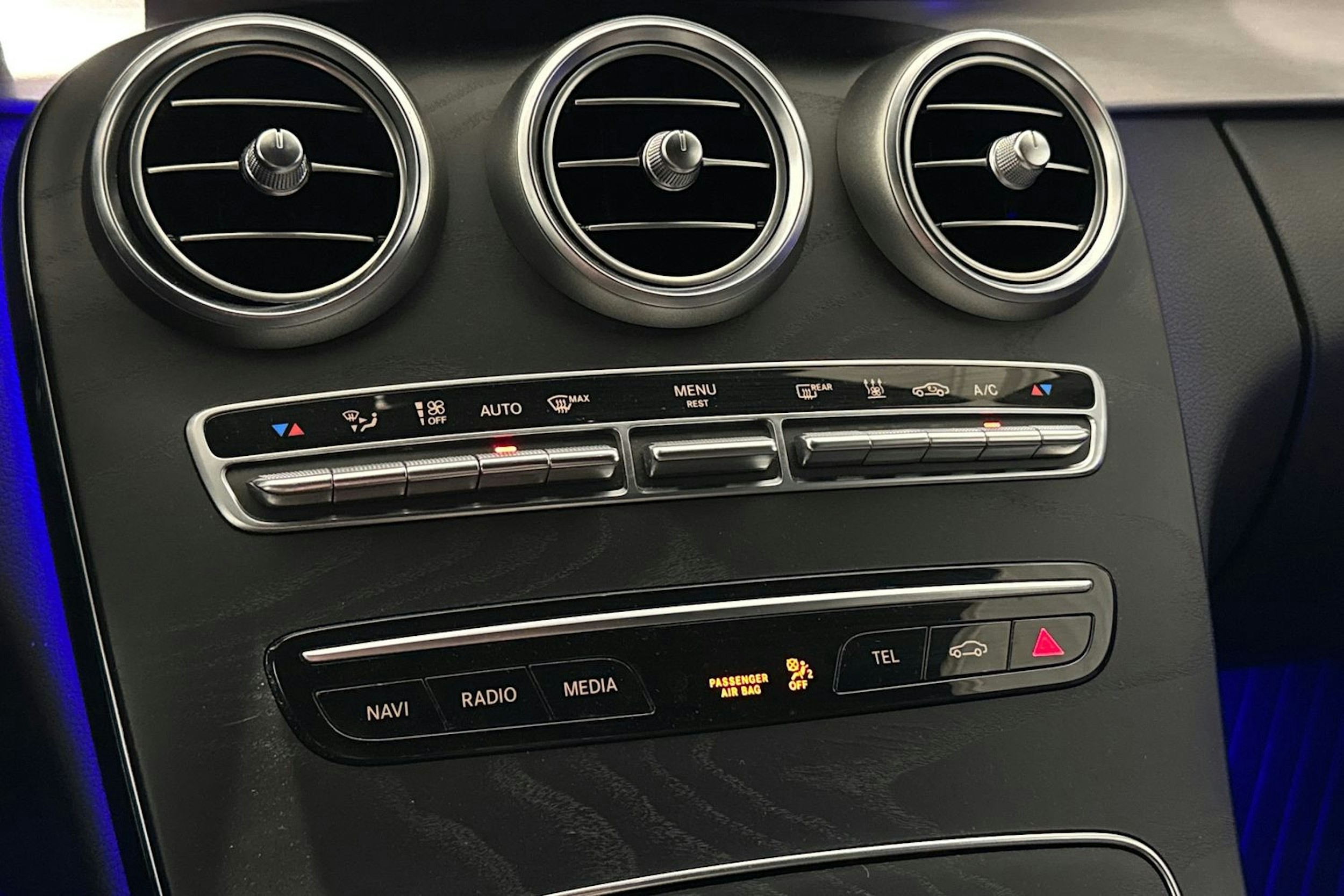 musta Mercedes-Benz C 2020 kuva 18.
