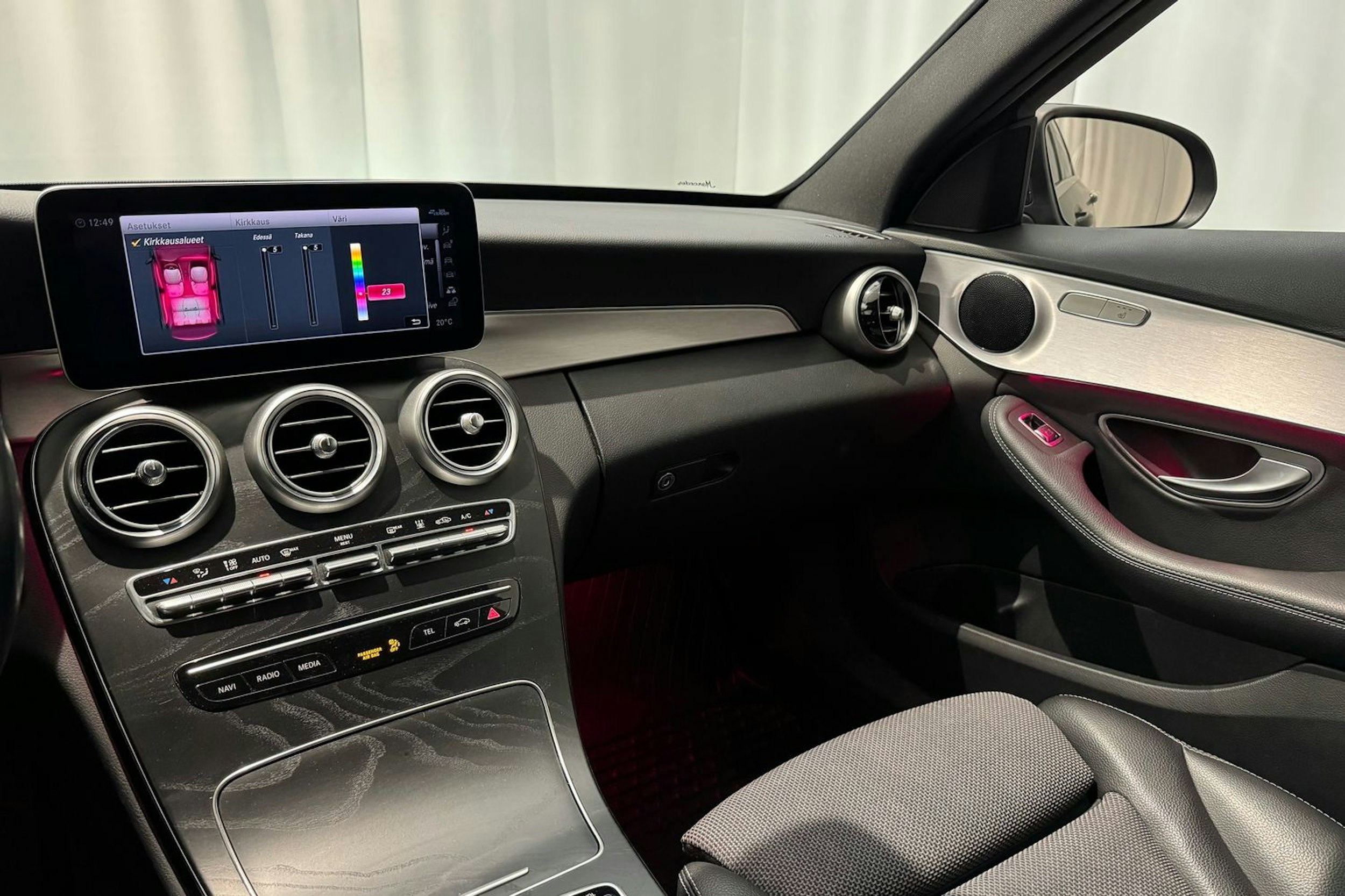 musta Mercedes-Benz C 2020 kuva 24.