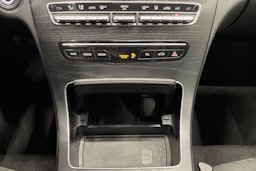 musta Mercedes-Benz C 2020 kuva 23.
