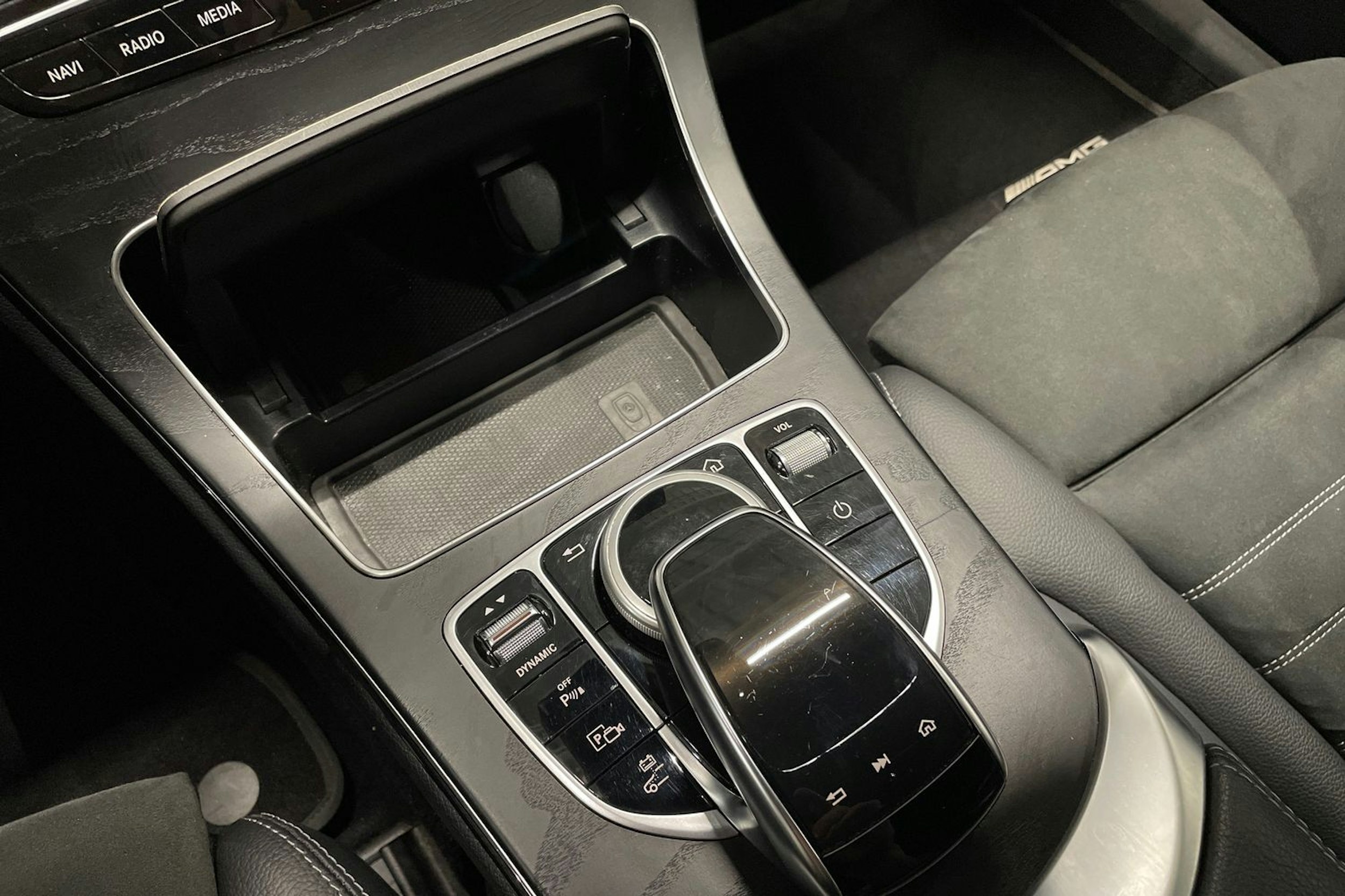 musta Mercedes-Benz C 2020 kuva 24.