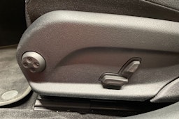 musta Mercedes-Benz C 2020 kuva 31.