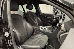 musta Mercedes-Benz C 2020 kuva 32.