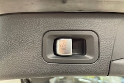 musta Mercedes-Benz C 2020 kuva 36.