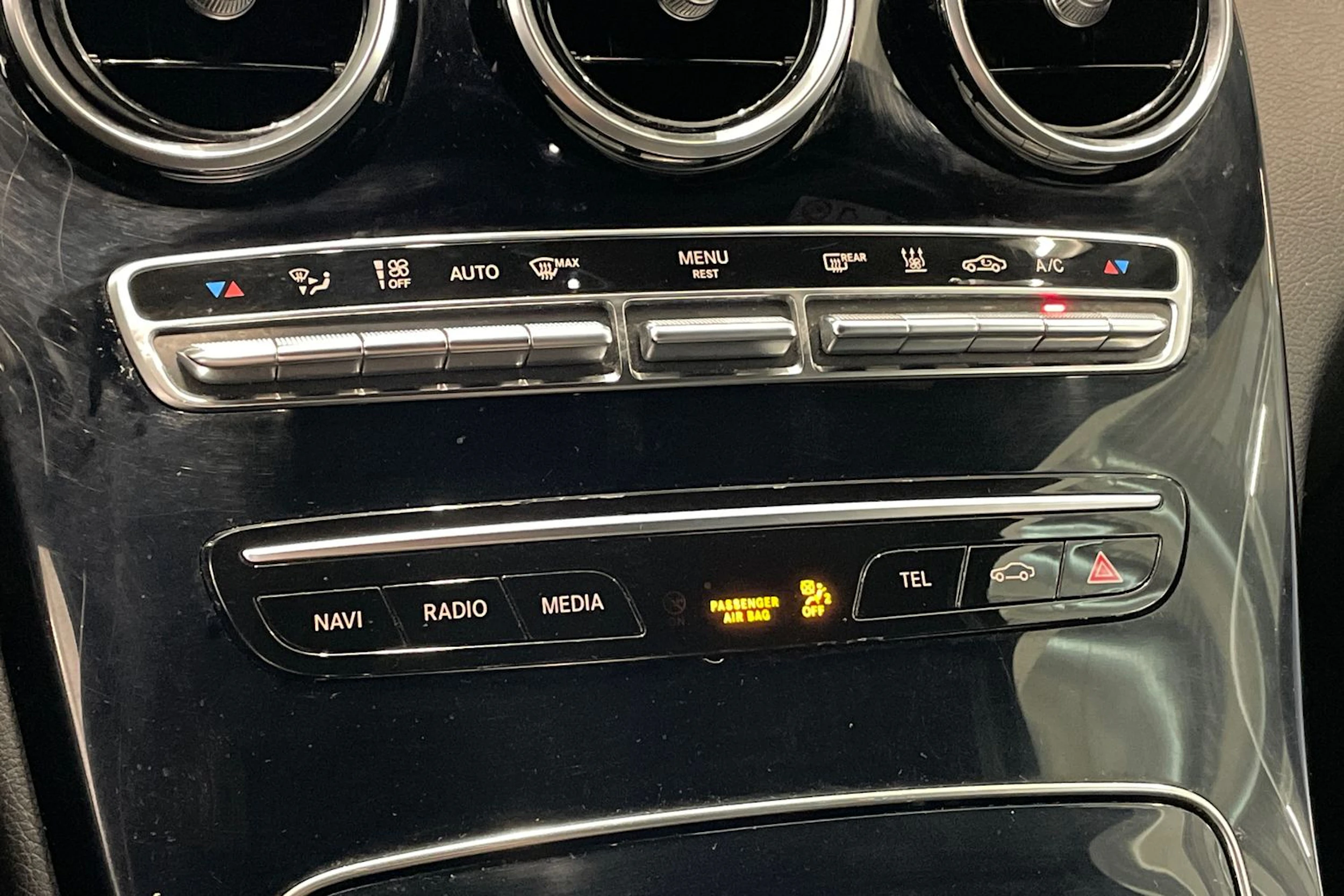 valkoinen Mercedes-Benz C 2020 kuva 24.