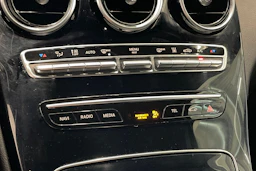 valkoinen Mercedes-Benz C 2020 kuva 24.