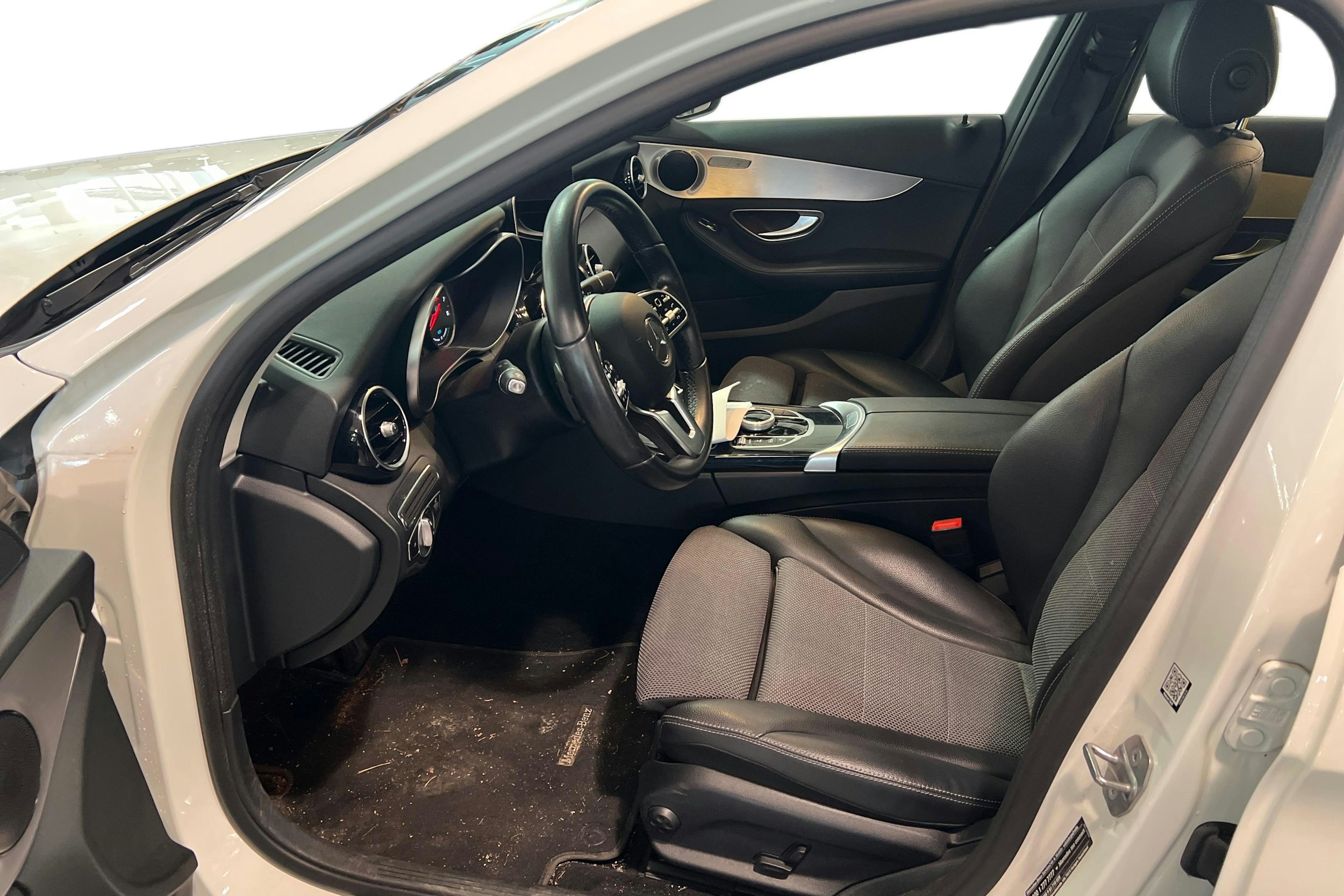 Valkoinen Mercedes-Benz C 2020 kuva 3.