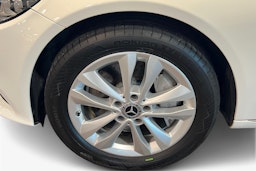 Valkoinen Mercedes-Benz C 2020 kuva 11.