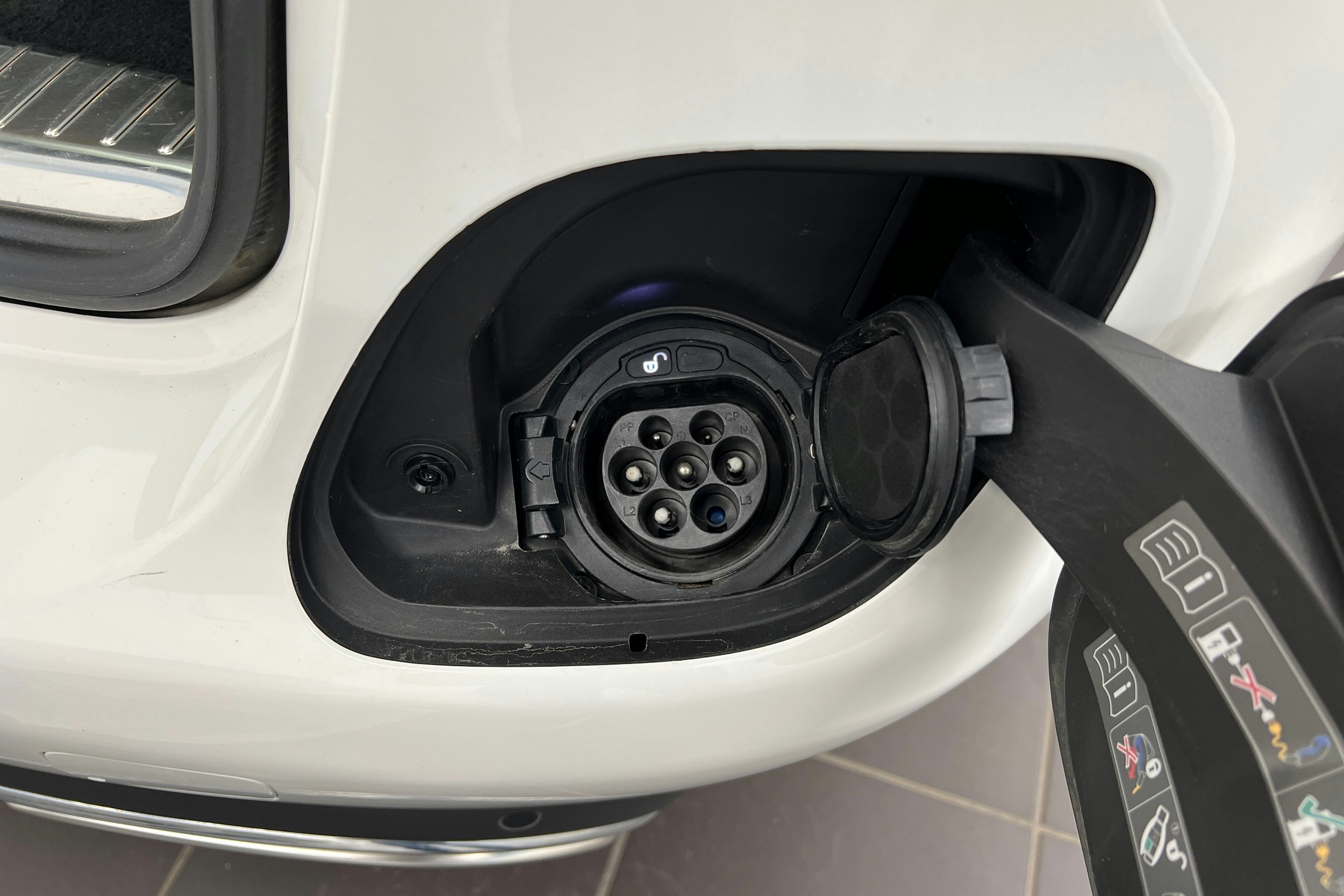 Valkoinen Mercedes-Benz C 2020 kuva 17.