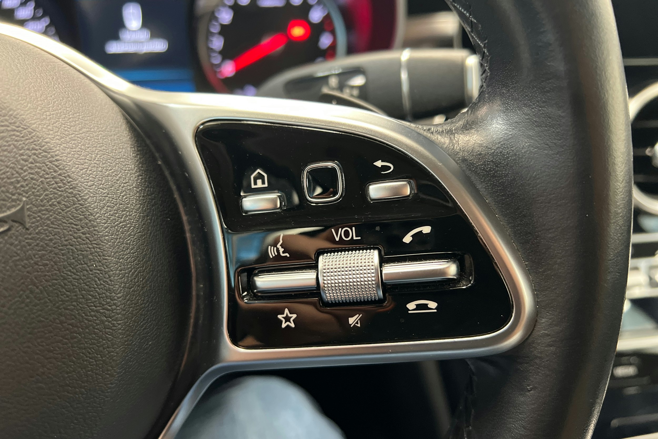 Valkoinen Mercedes-Benz C 2020 kuva 23.